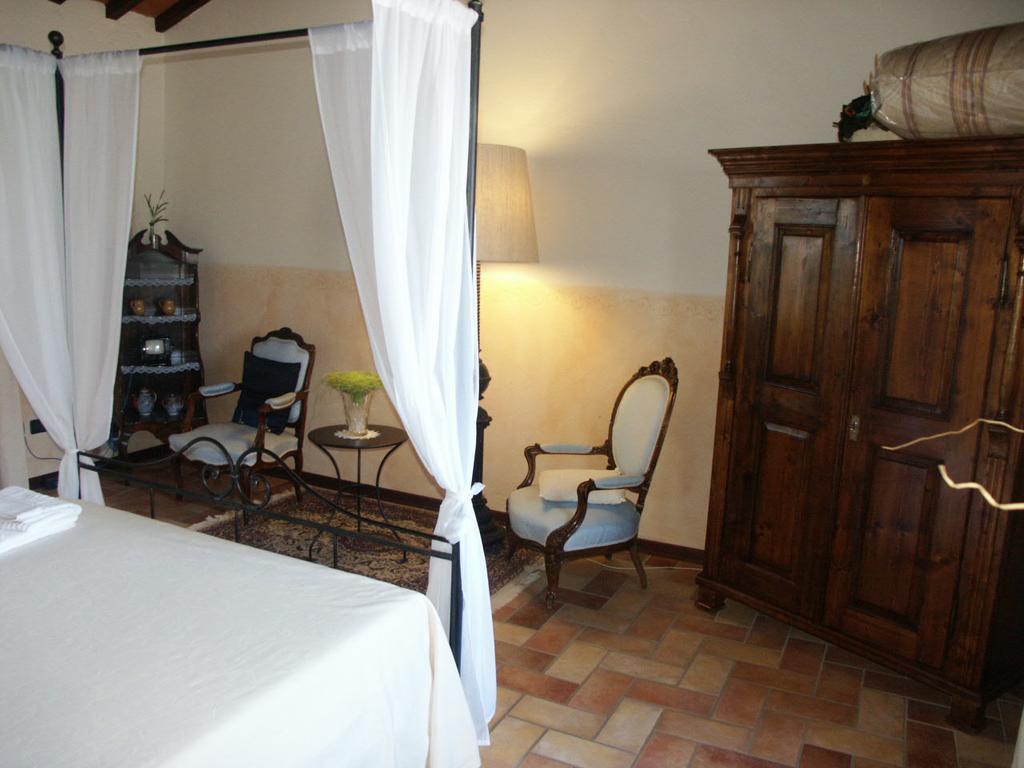 La Morosa Pensionat Castel Rigone Exteriör bild